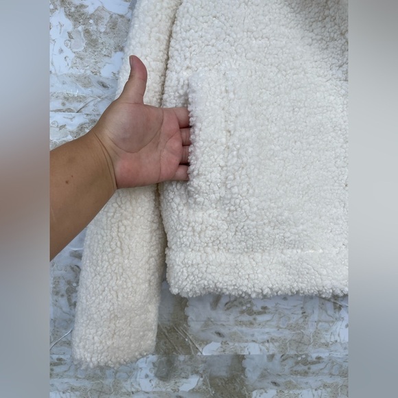 Noisy May sherpa cream cropped boxy style  size small jacket - Picture 5 of 10